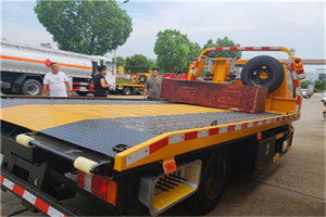 盐城附近拖车电话号码服务